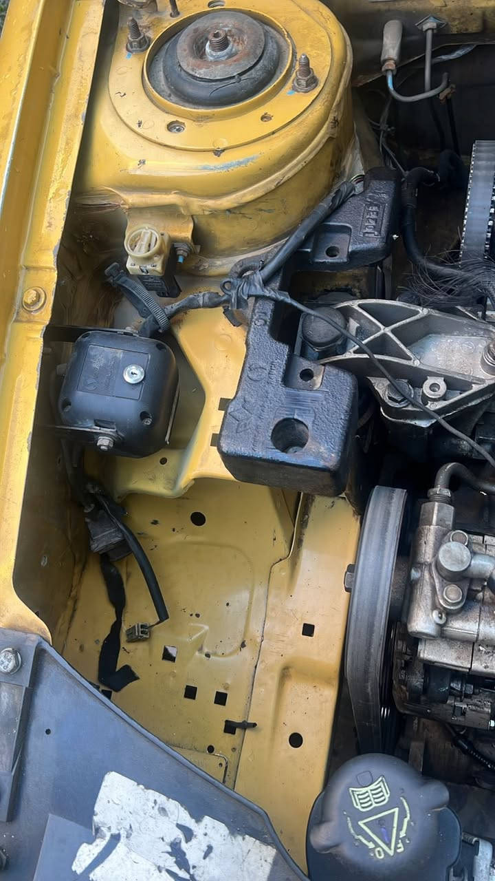 سلام عليكم 
سمند 2012 كفاله عامه بيها شبر صبغ باب السايق مع بارد قليل باسمي شخصيا هزه قبل سبوع سنويه لل 29 تخم تاير جديد مكينه نص طابوكه بل جيس لا تبخير ولا تنقيص كير ترايك 180 كهربائيات سنتر لوك 4 بيبان وجنطه منضومه كامله تبريد وتدفئة بل جيس تخم دبلات جدد ارضيه جلد دوشمه جلد منضومه بريك جديده جام كهربائي سماعات مضخم صوت 
السعر قفل قفل (38) السياره موجوده بكربلاء 
***********
