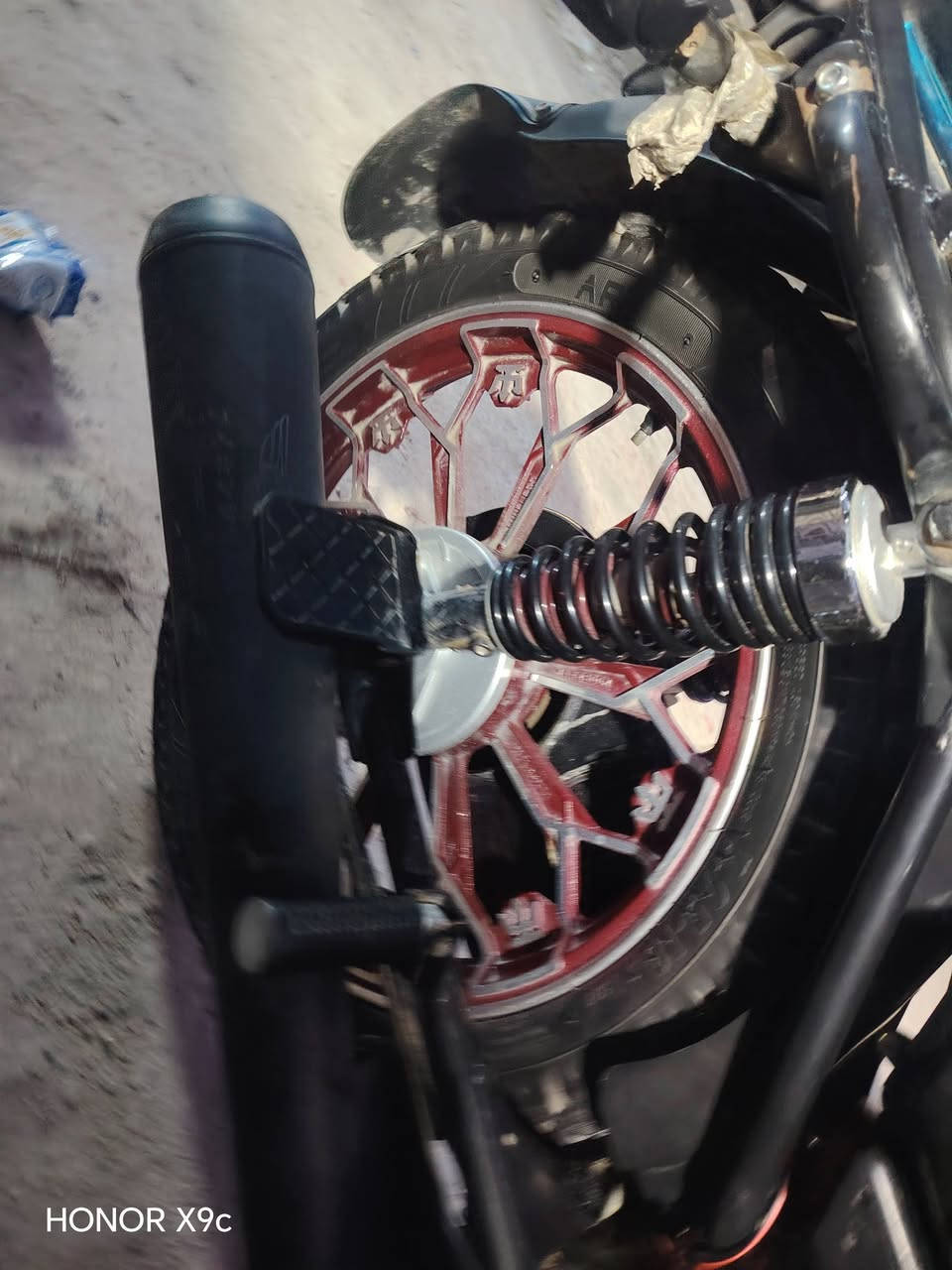 سلام عليكم دراجة 
سيفان مديل 25 دراجة خير من الله مكفولة كفالة عامة مدفوع كمرك روح كبل رقم دراجة ما مفتوحة عنوان بغداد سعر 850 بلاش والله اوراق صولي كمرك مدفوع كبل  رقم 
هاذ رقم صاحب دراجة ***********
