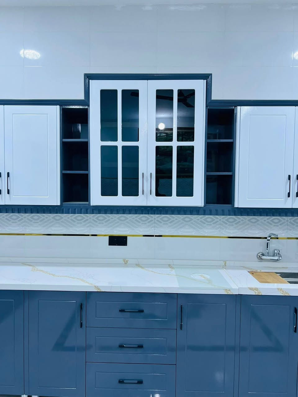 ✨ إعلان 2026 | الشريفي للمطابخ ✨

نبدل القديم بلجديد 
ابدأ التغيير من أهم مكان بالبيت… المطبخ 🍽️
لأن المطبخ المرتّب = راحة يومية وجمالية تدوم 🌿

💎 الشريفي للمطابخ يقدملك تفصيل عصري يواكب 2026:
✔ تصميم حسب المساحة واللون اللي تختاره
✔ خامات أصلية وشغل نظيف يدوم سنين
✔ دقة بالمواعيد وأسعار تناسب الكل

💰 أسعارنا  علقديم لحك قبل صعود الأسعار 
الكاونتر الالمنيوم سعر المتر 
 الارضي ب 120 الف 
المعلق  ب 80 الف 
المرمر التركي الصناعي ب100 الف
المجموع يعني المتر الطولي ب300 الف 
_______________________________________________
الكاونتر الhdf يعني داخل المنيوم محش بخشب الماني مكان النرمايد والخارج ابواب خشب مغلف بجلد حراراي ضد الماء والرطوبه سعر المتر
 الارضي ب180 الف
والمعلق ب150 الف  
المرمر الصناعي التركي المتر ب100 الف
المجموع يعني المتر  الطولي ب430 الف

📍 الموقع: 
كربلاء حي الغدير خلف السوق
قرب جامع الحيدري  
***********
***********
معمل الشريفي للألمنيوم

✨ الشريفي للمطابخ
2026 غير… ومطبخك لازم يغير وياها 👌
