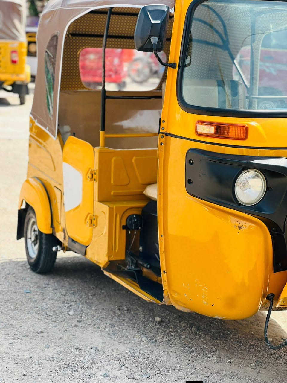 للبيع تكتك مديل21 رقم وسنويه لسعر 5.600 للسستفسار اتصل  ***********
