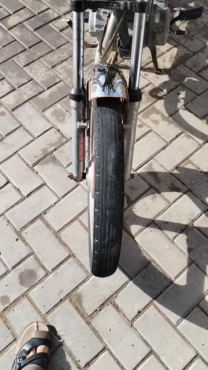 سلام عليكم دراجه للبيع ضايعه اوراقه مكفوله من البوكه الدراجه دكت هندر العنوان البصره دور الشرطه قرب محطة الكندي مقابل الجملونات شارع الغائد شراي يخابر ويدلل (***********)
