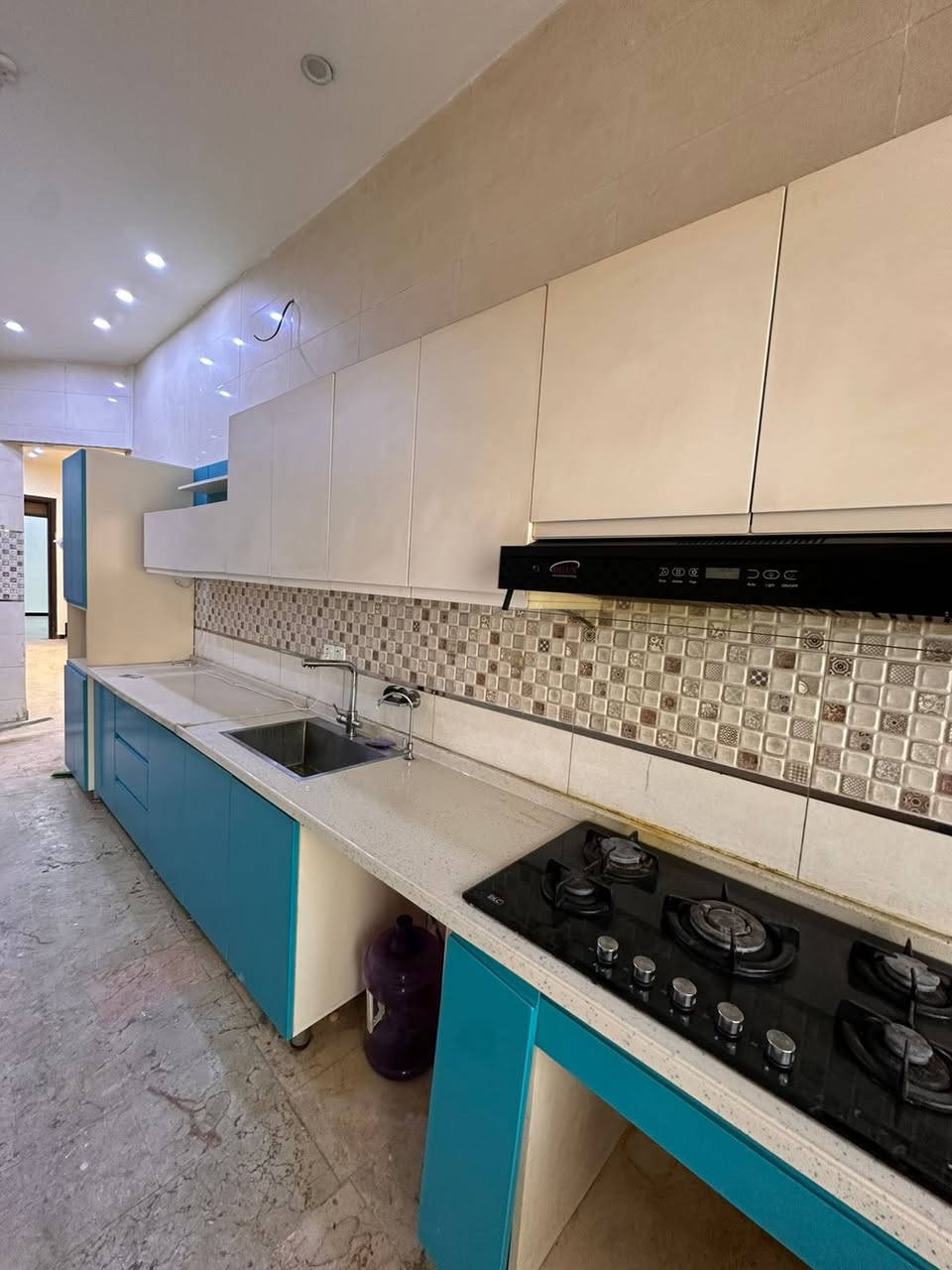 للايجار في السيدية للايجار ...

عقار مميز بالسعر والموقع 📍زيرو مودرن

المساحة 150  والواجهة 6 م والنزال 25 م 

الموقع السيدية الضباط قرب جامع الكبيسي موقع مميز وحيوي قرب خدمات

يحتوي العقار على 5 غرف نوم واستقبال ومطبخ وصالة مع خدمات صحية عدد 4 مدخلين وثلاث طوابق وكراج سياره مع حديقة 

مجهز كاونتر درجة اولى 

ارضيات مرمر واجهة مرمر ابواب درجة اولى ديكورات 

# للاستفسار والمعاينة الأتصال على الأرقام التالية

***********

او زيارة موقع الشركة 📍
بغداد السيدية شارع الخيزران مجاور السيطرة 

شركة آرام للاستثمار والتطوير العقاري 

#عقارات_السيدية  
#بيت_للبيع_السيدية  
#عقارات_بغداد  
#بيت_بغداد  
#السيدية  
#عقار_السيدية  
#بيت_للبيع
