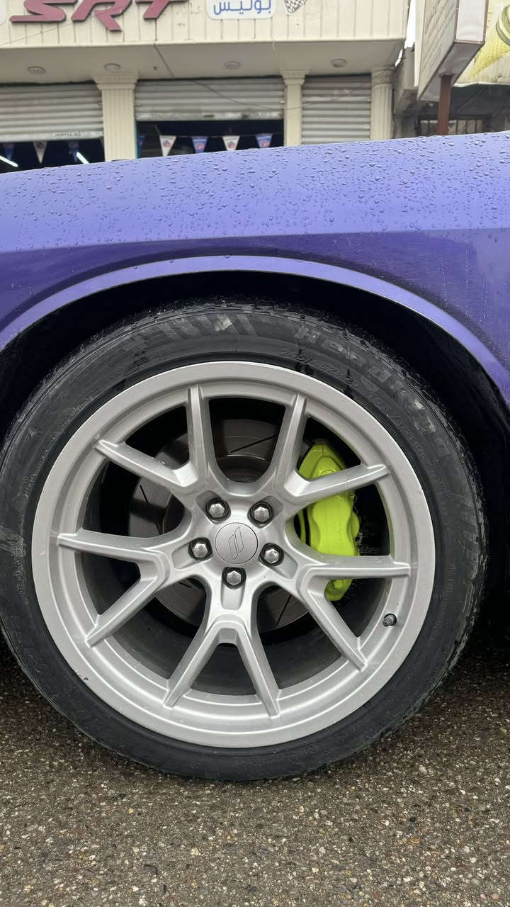 سلام عليكم شباب جالنجر 2016 -محرك6400 سكات باك
برمجة مصطفى ايكل 
بلكات ريسنك
ولف ريسنك
فيت بم ريسنك
ويالة ديمن تو سايز
شفتات ستيرن هيلكات
فجوج برمبو 4 بستم
دسكات برمبو
لدات جانبي تكساس
تايرات جديد 315
بطارية جديد 
دواخل كاربون فايبر سيارة عليهة اضافات حلوة 
سيارة بدون نقص 
سيارة مو حزام اني ابيع حزام  رقم بغداد شرط التحويل والغرامات 
سعر 150 بي مجال للشراي عنواني كركوك 
☎️***********
