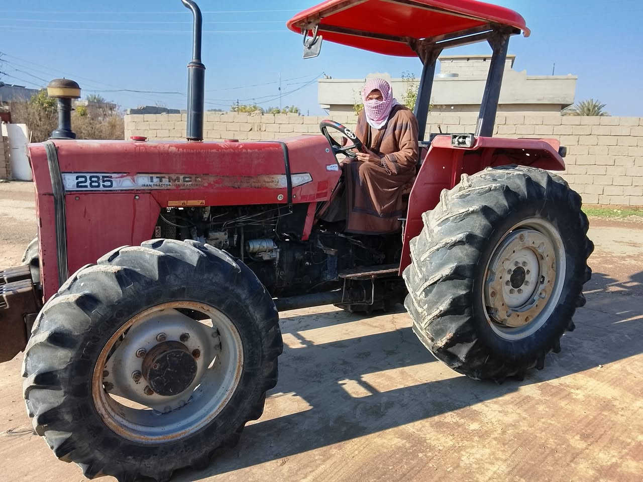 يوجد تركتر للبيع دبل إيراني موديل 2011
الاتصال والاستفسار على هذا الرقم 
***********
