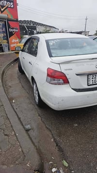 تويتا يارس فقط بيع موديل 2007 سنويه 2030 هه زه جديد محرك كبير بدون ضرر...