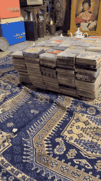 العدد اكثر من ٣٠٠ كاسيت متنوع ومتوفر أنواع غير مستخدمة 

للأستفسار التواصل عبر مراسلة الصفحة أو على رقم الواتساب ***********
#انتيك #جيل_الطيبين
