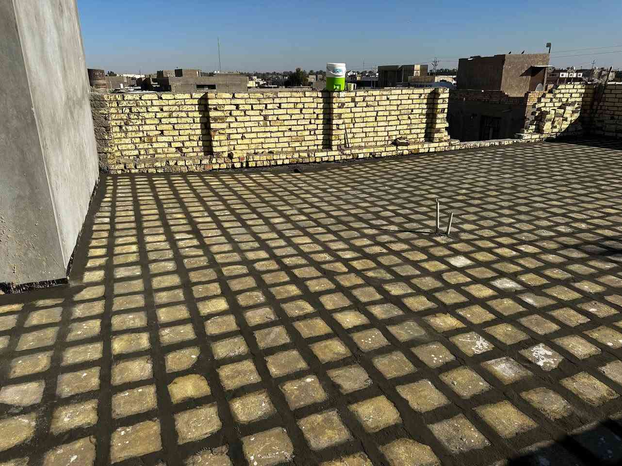 اسلام عليكم عمل فرشي درجه اولى شرط الضمان وعمل كافه العوازل      ***********
