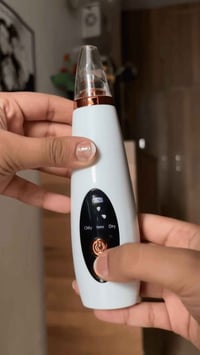 جهاز تنظيف المسام • ٦ رؤوس • شحن USB
