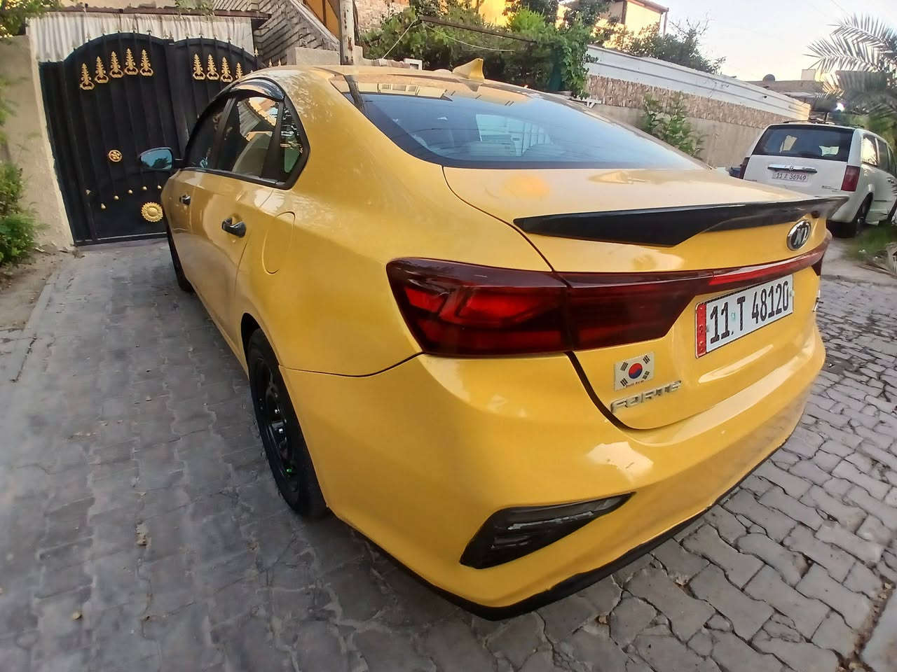سلام عليكم فورتي 2020 حدثها من امريكا البنيد طاير عل كصه مال قماره وصار اهنا بل عراق الباب مال سايق امبدل والباقي كله ليبل واحد  مكينه 2000 دوش كير ايتي تبريد تدفئه تخم تاير صدر امامي وخلفي رادار حساسات امامي خلفي تحكمات شاشه ابلاديه جام ترحيب  سنويه لل 28 منضومه غاز باسمي شخصين هيئه وغرامات امصفره السعر 113 العنوان بغداد شهداء البباع رقم الهاتف *********** وبل عافيه عل ياخذها
