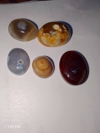 احجار طبيعية سليماني و داودي و عقيق يماني 30الف مع توصيل مكان بغداد ال...