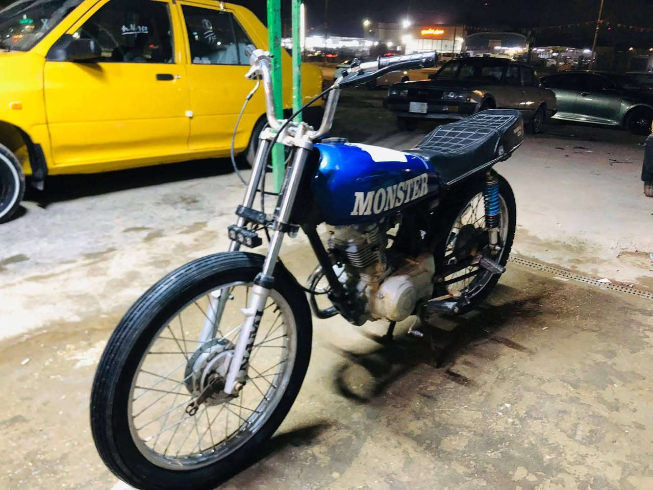 سلام عليكم دراجة للبيع دراجة نضيفه خير من الله مكينه تايرات جدد شاصي كلش نضيف مكان واسط صويرة سعر 275 / *********** تصال
