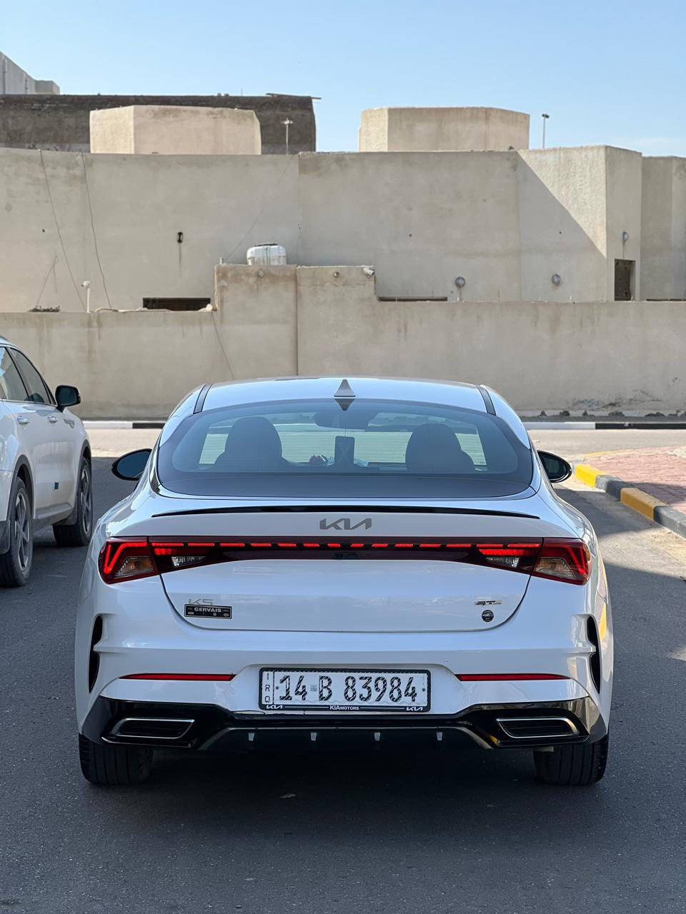 السلام عليكم 
للبيع
KIA K5 GT LINE  2023 وارد أمريكي 
السياره  رقم بصره حره بأسمي تحويل 
السياره مبدل قطعه وحده فقط شرط الفحص   فقط مبدل بنيد اصلي تفصيخ مصبوغ وجاملي بي تصليح بسيط كلش 
السياره جديده زيرو زيرو معنه الكلمه زيرو 
ماشيه 40 ميل فقط
فول مواصفات عد بنوراما: السقف من الداخل بي نجوم روز رايز بلادي امريكي
1_اللون ابيض صدفي 
2بصمه تشغيل 
3_ بصمة ابواب افتتاح عند الاقتراب 
4_مثبت سرعة
5_نظام ABS
6_مانع انزلاق
7_حساس اطارات 
8_بك لايت لد
9_شاشة كبيرة لمس
10_كامرة دوارة
11_كشافات امامية
12_شاشة اعطال 
14_رادار جانبي
15_ نقطة عمياء 
16_رادار الخطوط البيضاء 
17_ اشاير باالمري  
18_مقعد سائق كهرباء 
19_الايت ثلاث عدسات +لد ابيض
20_نظام قيادة 3 وضعيات نورمال+سبورت+ايكو +كوستم 
21_بلوتوث +usb+auX  
22_تحكم ستيرن 
23كير اوتو +عادي 
24_اوتو بريك 
25_ صندوق كهربائي
 26_زنون + ليد 
27_التشغيل عن بعد
‏28_Auto hold 
29_تصميم خارجي رياضي 
30_نضام الملاحة
31_مصابيح الخلفيه LED
32_مصابيح ضباب LED
33_محرك تيربو 1600✈️
34 _ويل اكروم اسود
السياره جديده زيرو ما ماشيه ماشيه 40 ميل mi فقط ترقيم جديد السعر 185 وبيه مجال بسيط  صور الحادث راسلني واتساب وتدلل مكاني البصره رقم الاتصال  *********** ويوجد بي واتساب
