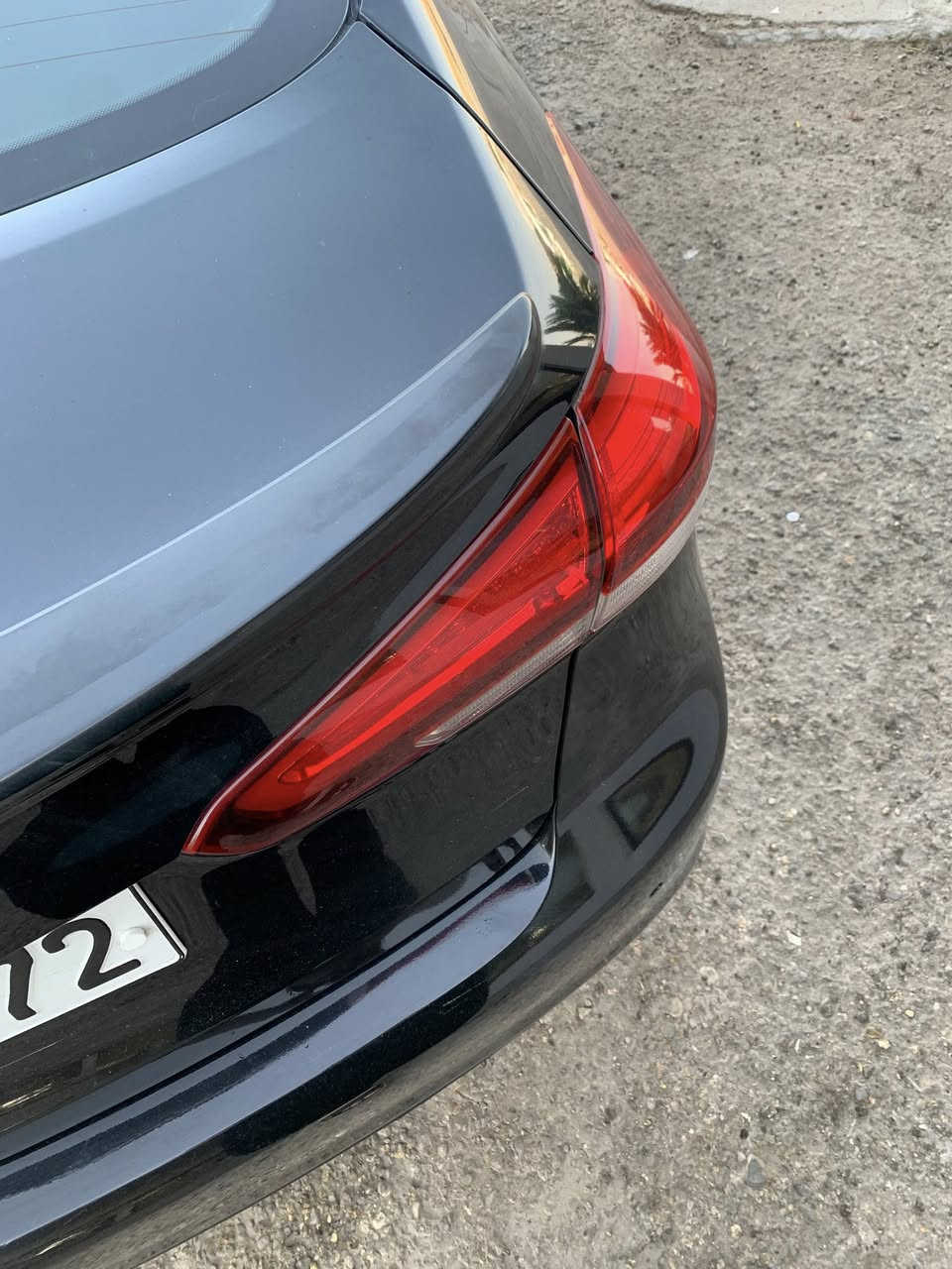 سيراتو ايراني VIP فول مواصفات 

مكينة 2.0 دوش 
بصمة 
تدفئة وتبريد مقاعد امامي وخلفي وتدفئة ستيرن 
تبريد قطعتين 
كشنات جلد والكشن خزن ميموري 
وحساسات امامي خلفي وشاشة كار بلي 
فتحة بالقمارة 
لايت LED بلادي 
وكلشي ممكن يجي مواصفات بيها 
بيها جاملغ وباب خلفي من جهة السايق صبغ وبارد بسيط بالباب. 
سعرها 125 قفل ومكانها نجف 
***********
