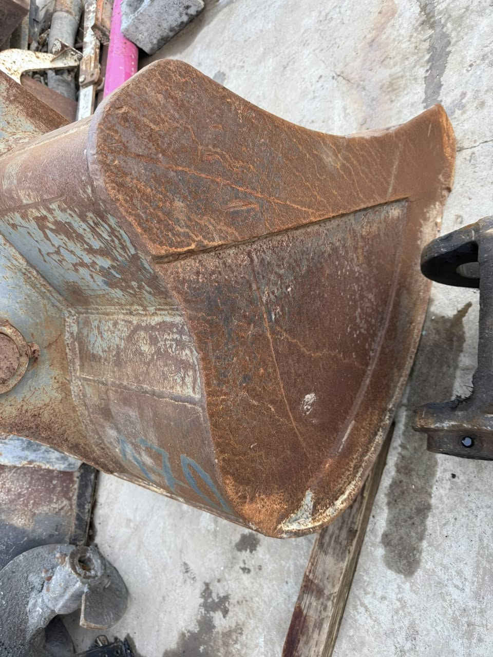 للبیع کیلە مال حفار تایر 170 بیلادی120 متر 
*********** وتسئاپ
