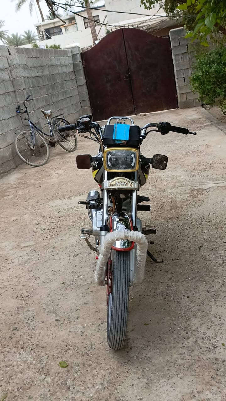 سلام عليكم 👋🏻👋🏻👋🏻👋🏻
دراجه تايكࢪ  
مــوديل 23 
دراجه نضيفه 
 المكان ديالى بعقوبه 
الرقم *********** 
واتساب موجود فقط . 
السعࢪ 550  وبيها مجال
