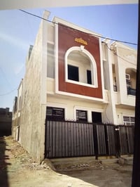 50 متر جاهز لسكن جيب غراضك وكعد يحتوي الدار على 2 نوم وصاله ومطبخ وخدم...