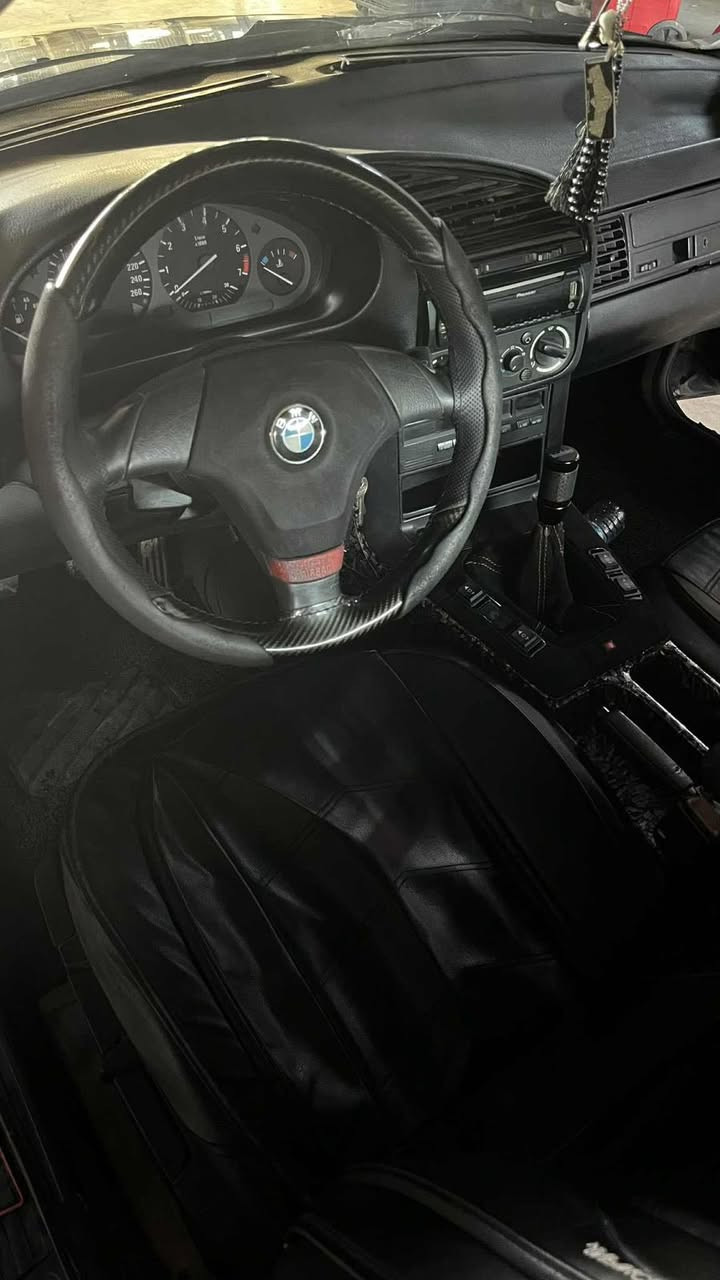 Bmw e36 325 مسكر فانوس
1992 موديل
كير عادي شورت شفت zf
بسمي تحويل ثاني يوم
دبلات b6 امامية صفر 
اكسل قفل رون عالي
كلج براص 
محرك كفالة
كير كفالة حدادية جديدة خلفي وصدر
فلنجات مثقبة ريسنك
احزمة امان M
تخم تاير جديد
باتري جديد 
ويل new bbs 17 تو سايز
تبريد ثلج منضومة كاملة جديدة 🛑
غرفتها نضيفة كلش 
ادامة كاملة ستوني مسويلها 

مكانها نجف-السعر 47 نقل ملكيه مباشر ***********
