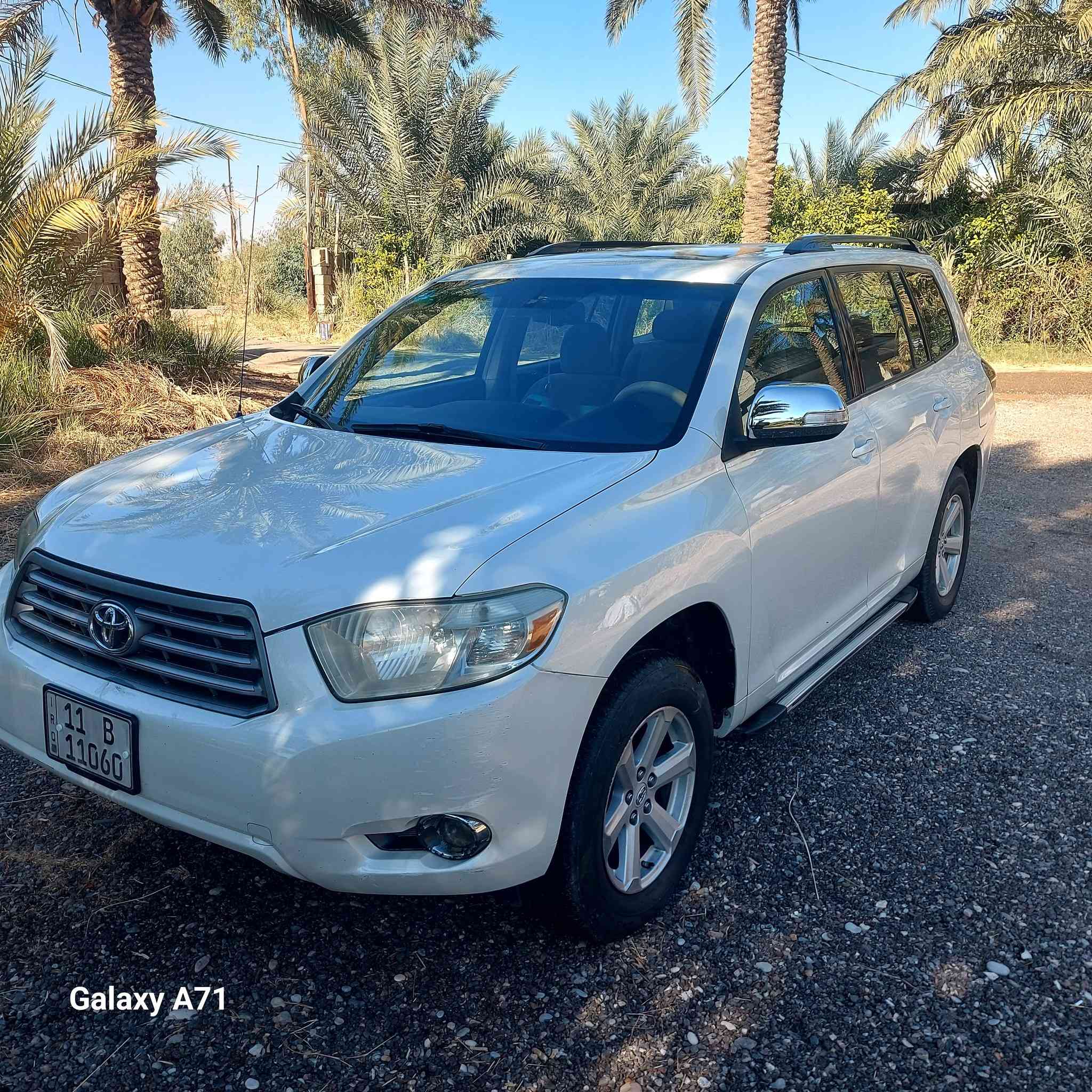 هايلندر ٢٠١٠باسمي سياره جديده مكفوله كلين دفع رباعي محرك ٦سلندر جاهزه ماتصرف عليه الف رقم بغداد/ ***********/السعر ٢٠٠ وبيه مجال
