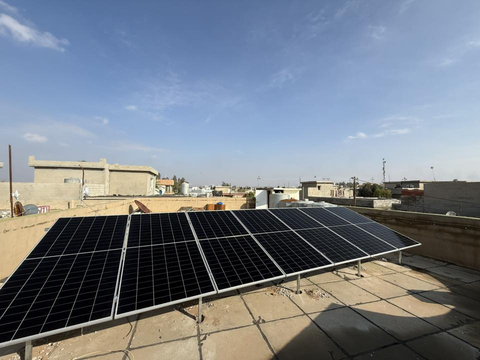 تم بفضل اللّٰه تركيب منظومة طاقة شمسية من قبل كوادرنا في 

#قريةباجوان 

للاخ ::خضير عباس ابو نوار 
  
✅ نظام طاقة شمسية متكامل بأعلى المواصفات

✅فولتية ثابتة 220فولت 
✅كهرباء مستمرة بدون انقطاع 
✅تشغيل تلقائي عند انقطاع الكهرباء

🔵انفيرتر قدرة(7) كيلو واط 
🔵الواح قدرة  (645) واط نوع Aiko
🔵بطارية ليثيوم (314)امبير  16 KW

✅صيانة فورية بحالة مواجهة اي خلل فني
✅ضمانات عالية وعمر افتراضي طويل
✅خدمات متابعة مابعد التنصيب

نهاري ☀️(20) امبير
ليلي   🌑 (14) امبير 
 
للاستفسار اكثر الاتصال على الارقام التالية 
***********
***********
⚫️#مكتب #باجوان #للطاقه #الشمسيه
