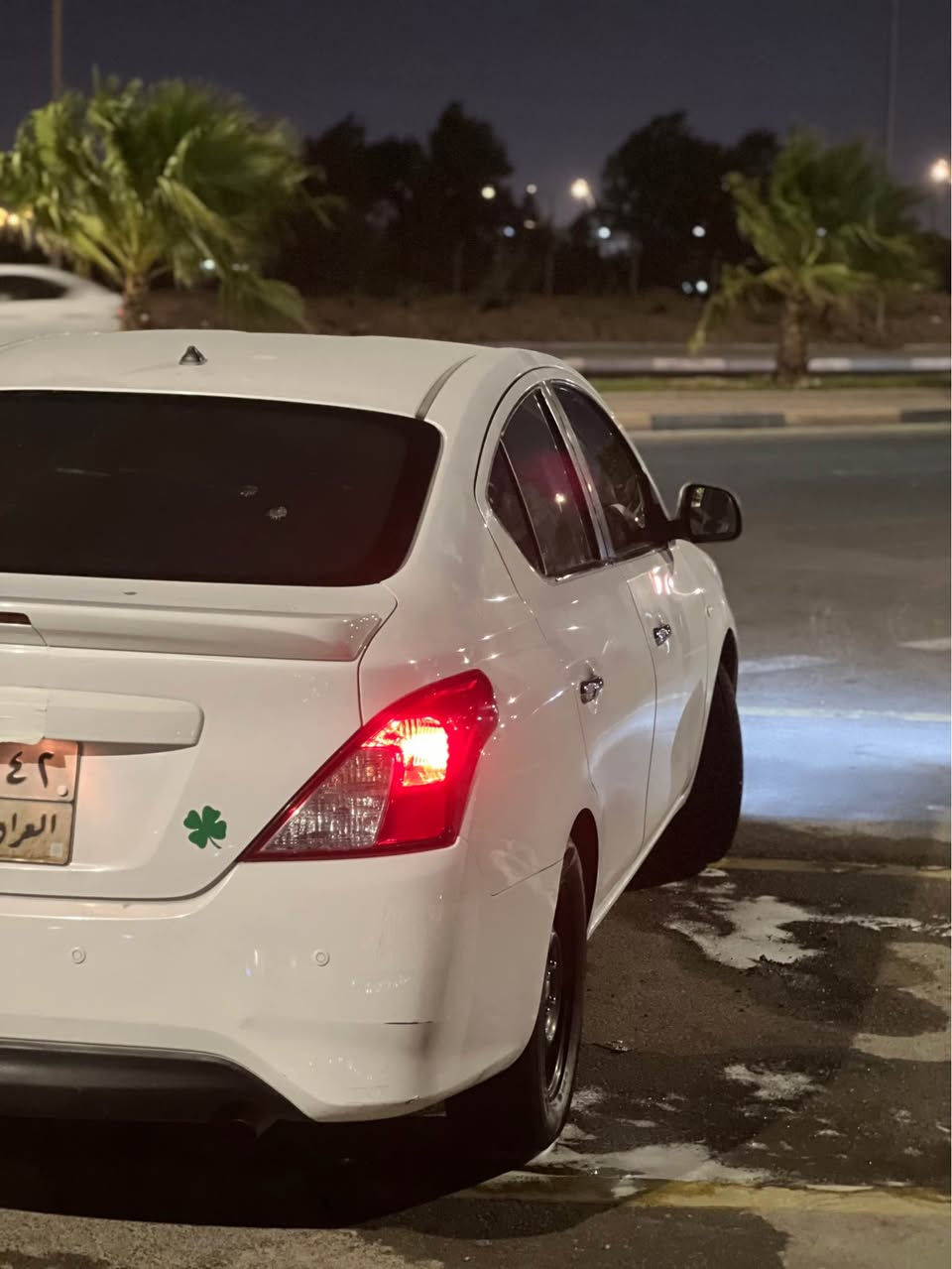 نيسان صني هندي بليته زركه مديل 2021 كفاله ما عده شبر جوه قبق البانزين سياره كامله حداده جديده طخم تاير جديد ما ناقصه شي سياره سنويه بيه 7 اشهر تقريباً  دواخل سياره نضيفه 
العنوان البصره الزبير 
تواصل *********** Singapore
