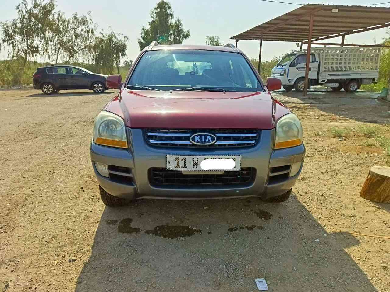 السلام عليكم كيا اسبورتج موديل 7 مكينه 2700 رقم بغداد الدولي بسمي مصبوغه جماليه السياره جاهزة من كل جانب 
الإتصال ***********
