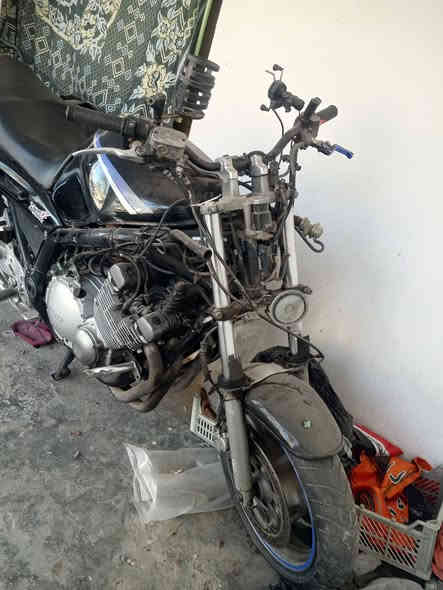 سلام عليكم دراجه ياماهامحرك 900 الدراجه بيها حادث وعارضها للبيت والسعر الاتصال على رقم ***********لان ممتواجد على فيس مكان الدراجه ديالئ.
