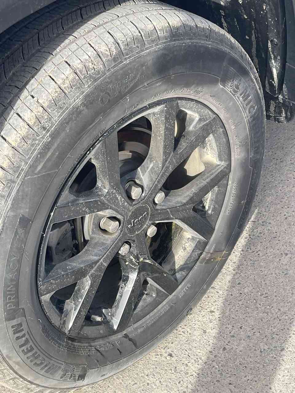 جيب  شيروكي بلاك توب  مديل 2024 
فول مواصفات 
مرقم بغداد كتاب شهداء 
 
يرهم مرواوس 

بدون حادث السيارة  بيه تخريب بابين والجاملغ 
***********
