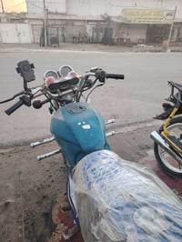 دراجه هوندا محرك خير من الله برغي ممفتوح للبيع ب ٣٠٠ وبيه مجال العنوان...