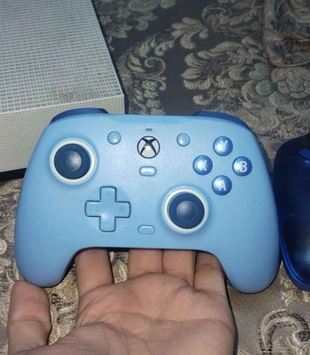 اكسبوكس وان اس للبيع سعر ٢٢٠وبي مجال بسيط


**إذا كنت صاحب هذا الإعلان وتريد حذفه لأي سبب، رجاءا أرسل رسالة إلى الدعم الفني**