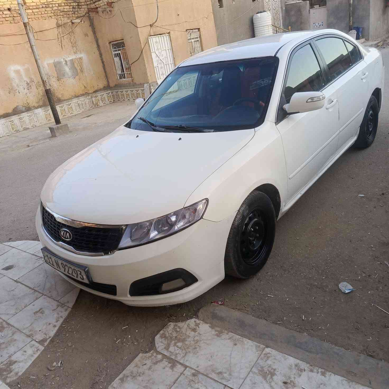 اوبيتمه مديل ٩ أمريكي مكينه ٢٤٠٠ دوش مكينه وكير وحداديه وتبريد و تخم تاير جاهزه من كلشي بيها جاملغ وباب تبديل بيها رشات تجميل سعر ٩٣ وبيها مجال بسيط الشراي يتصل على الرقم *********** العنوان سوك الشيوخ
