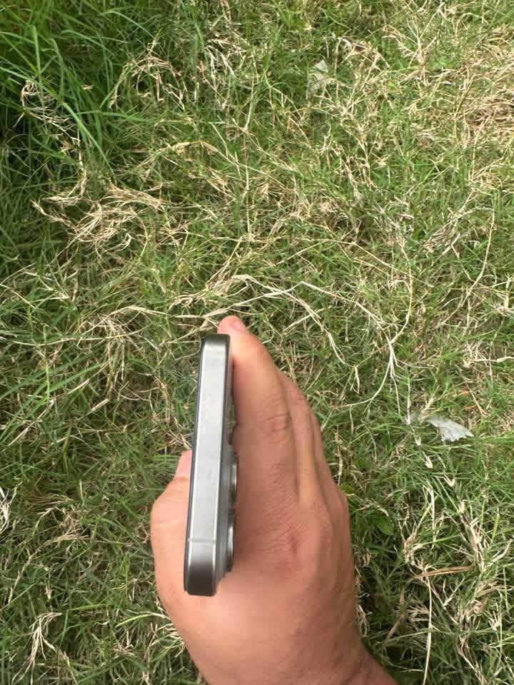 السلام عليكم جهاز 15 برو ماكس ذاكره 256 بطاريه 93 جهاز عربي ماسترAAA بس بدون ملحقات جهاز نضيف كلش فقط بي شخوط بشاشه بسيطه بس عن الحلال وحرام يعني بلزكه ضيع السعر 900 بدون عمله غير قابل للعمله العنوان عطيفيه ***********
