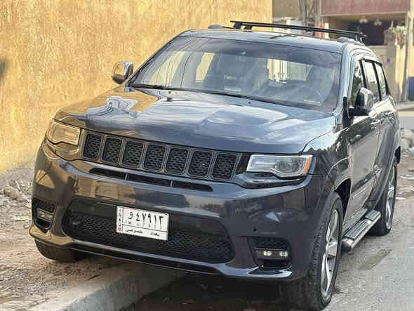 السلام عليكم 
جيب كراند شيروكي لمتد 2014 
فول مواصفات 4x4 محرك3.6
حادثها جاملغات اماميه وبنيد 
وبيه شخط يم يده الجنطه ونصبغ على كد الشخط فقط 
ماشيه170 الف 
شاشه كامره كشنات جلد تدفئه تبريد 
السياره كامله من كلشي متصرف عليها الف
سعرها 195 وبيها مجال بسيط
***********
