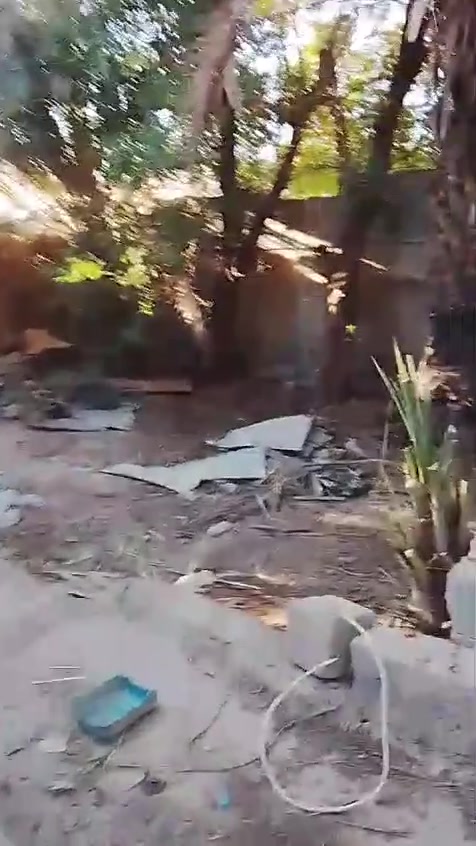 دار للبيع المساحه 300 استقبال صاله غرفه نوم مطبخ صحيات ترك وحديقه جبيره في فندق العزاب ركن على حي المصطفى الاتصال على ترقم ***********
