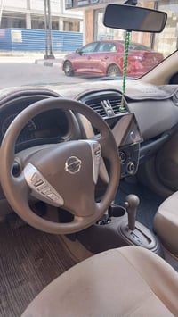 نيسان صني 24 ضربه فقط في الصندوق بدون صبغ وتبديل وماشيه 87الف  السعر 1...