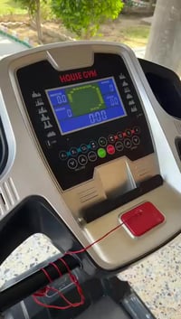 عندي هاذ جهاز جري للبيع  شغال  سرعه 160 يحمل الوزن 125 كيلو  السعر ع خ...