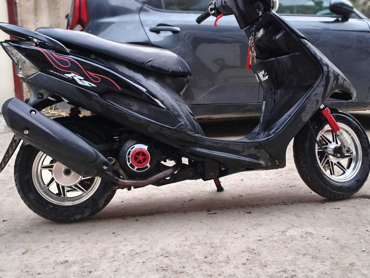 السلام عليكم 
دراجه ماكس عدله للبيع 
مكينه بلادي عليها تزويد خارجي+ صالنصه اف ام الدراجه شلعه و معدل 
 السعر 950 مكاني بغداد الدوره ***********
