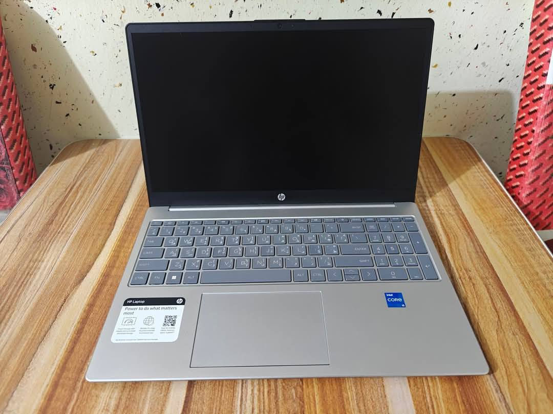 🎯 عرض خاص – قطعة واحدة فقط ! 🎯
💻 لابتوب من شركة

HP Laptop 15-fd0 — الجيل الثاني عشر

مناسب للعمل، الدراسة، والاستخدام اليومي.

⚡️ السعر : 570 ألف دينار عراقي فقط ⚡️

🔹 المواصفات الكاملة:
• ✅ الموديل: HP Laptop 15s-fd0 جيل 12
• 🔥 المعالج: Intel Core i5-1235U 12th Gen
• ✅ الذاكرة: RAM 8GB
• 🔥 التخزين: SSD 256GB – سرعة تشغيل ونقل عالية
• ✅ كرت الشاشة: Intel UHD Graphics المدمج
• 🔥 الشاشة: 15.6 إنج Full HD بدقة واضحة
• ✅ النظام: Windows 11 جاهز للاستخدام
• 🔥 الكيبورد: عربي / إنكليزي مريح للعمل الطويل

🔌 المنافذ المتوفرة:

• منفذ USB Type-C
• منفذين USB عادي (Type-A)
• منفذ HDMI لربط شاشة أو تلفزيون
• مدخل سماعة وميكروفون
• منفذ شحن أصلي للجهاز

🎯 شنو ينفع استخدام الجهاز؟
✔️ الدراسة والأونلاين
✔️ برامج الأوفيس والعمل المكتبي
✔️ المحاسبة وإدارة المحلات
✔️ تصفح وإنترنت وأعمال يومية
————————————————————
✔️ فحص كامل وضمان سلامة الجهاز قبل التسليم.
✔️ الملحقات: شاحن أصلي + مع كارتون الجهاز 
🚚 توصيل متوفر لجميع محافظات العراق.
📱 للحجز والاستفسار:
واتساب: ***********
اتصال مباشر: ***********
