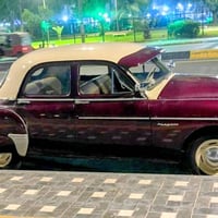 للبيع وصول من اوربا سيارة انتيكا رينو كلاسك ملكي موديل ١٩٥٣ من تراث ال...