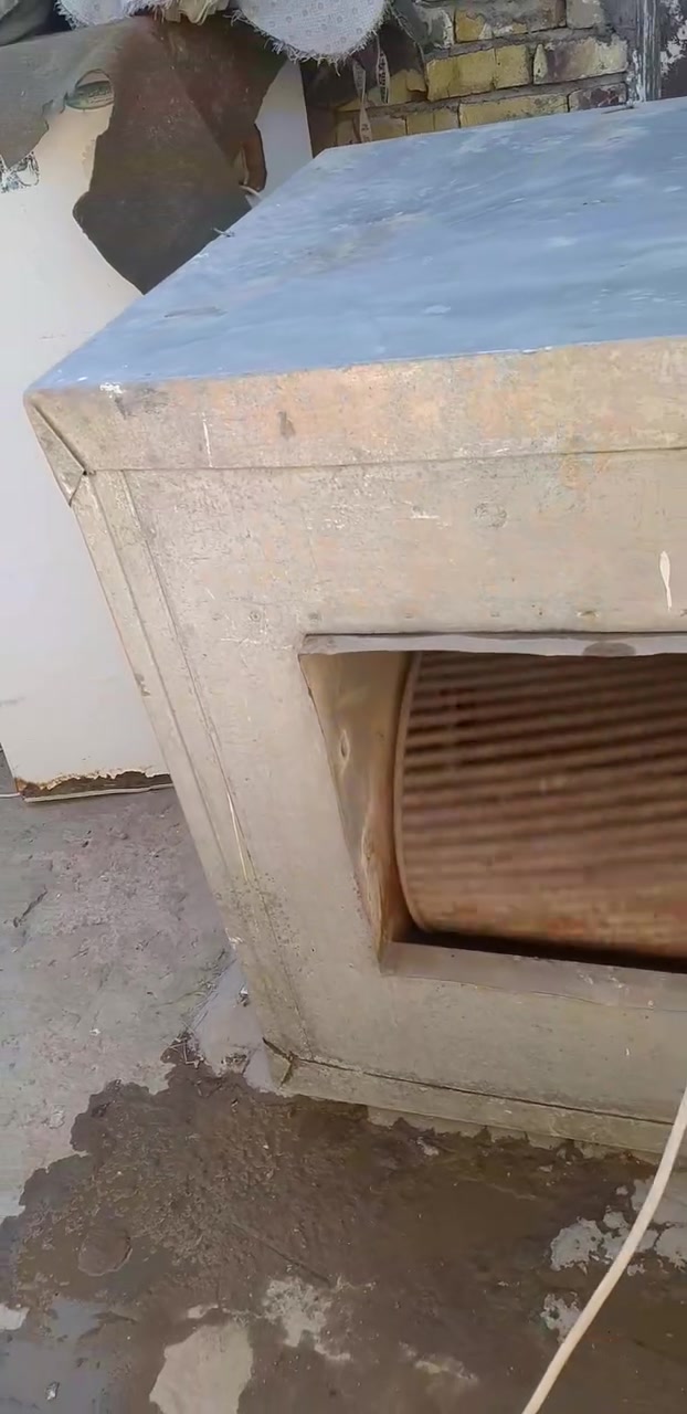 سلام عليكم
مبرده فافون عراقي حجم كبير  شغاله 
 ***********
