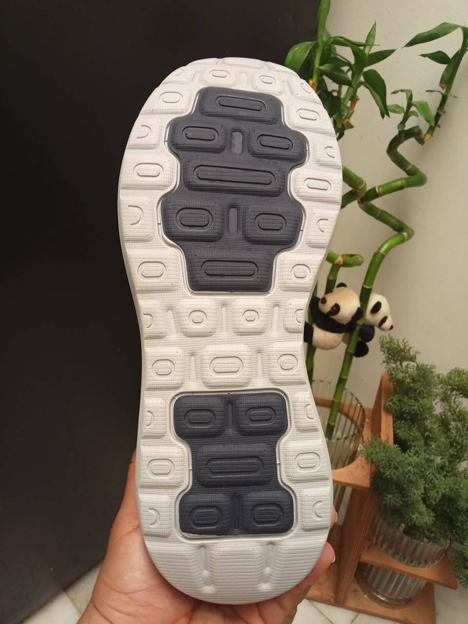 سكجر (ARCHFIT)
44
27سم
قطعه جديده لوك مغلقه بجلد مع القماش طبيه قاعدة كلاود فوم طري صنعت للوقوف الطويل والمشي وتخفيف صدمات للقدم ..
توصيل فقط


**إذا كنت صاحب هذا الإعلان وتريد حذفه لأي سبب، رجاءا أرسل رسالة إلى الدعم الفني**