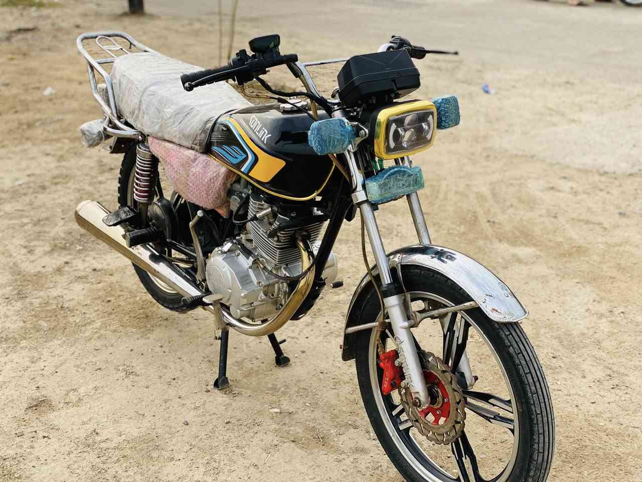 دراجه للبيع 2024
سلام عليكم دراجه موديل 24 نازله ب25 دراجه مكينه 200 cc دراجه كامله ما بيها نقص كلشي شغال بصمات تشغيل عن بعد او وبصمه ثالثه تشغيل يدوي اوراق موجوده بس منفيس او كارتونيه كهربائيات كلها شغاله 
عنوان بغداد 

رقم *********** 

السعر 650
