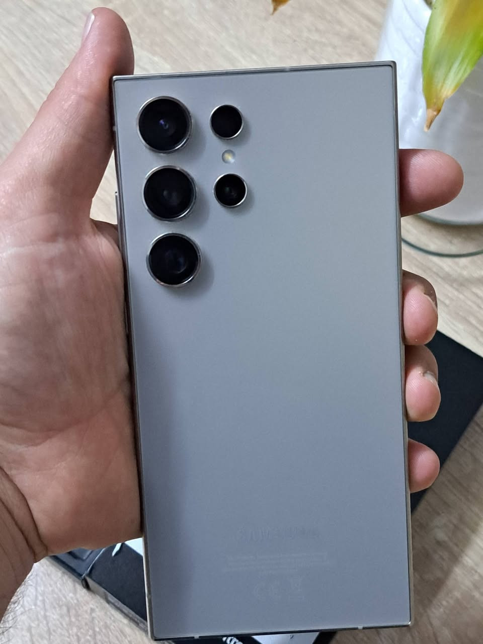 GALAXY S24 ultra 5G
10 روز به كارهاتووه
 نرخى 900  هه زار 
زاكيره 256  رام 12 خاوينى 99%    
كامل  ئه شيا بي عه يب  و به زه مان 2رؤژ  گه ياندن هه يه 
***********
***********
------------------------------------------------------------------------------------
GALAXY S24 ultra 5G 
مستخدم 10 ايام
سعره 900 الف 
ذاكره 256  رام 12  نظافه 99 %    
 غراضه كامل مابيه عيب خطين  و  بضمان يومين الفحص
متوفر توصيل
***********
***********
