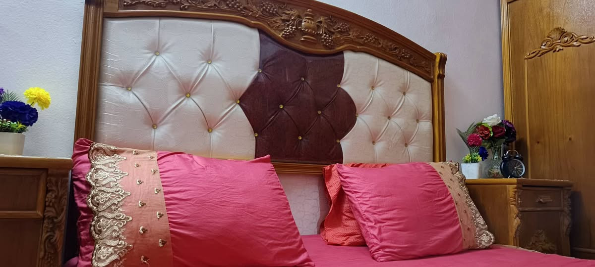 عندي غرفه  حطاطه مستعملة قليله ونظيفة جدا للبيع *********** واتساب
