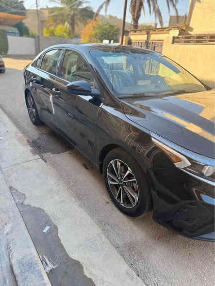 السلام عليكم عندي كيا فورتي للبيع موديل ٢٣ الشكل الجديد 
سياره جديده بسمي هزه وسنويه جديده تريد تحويل او وكاله اني حاظر
بيها ٢ قطع صبغ وحده مال امريكا كلير
مواصفات
١- شاشه جبيره لمس 
٢- نظام كار بلي
٣- درايف مود 
٤- نظام ايكو سبورت عادي
٥-اشاير بالمري
٦-تحكمان ستيرن ٤ جهات
٧-مكينه ٢٠٠٠ دوش
٨-باتري وتايرات جديده
والبقيه المواصفات المعروفه
مكاني بغداد الطوبجي للاستفسار 
*********** 
معروضه ب١٤٥ وبيها مجال بغداد
