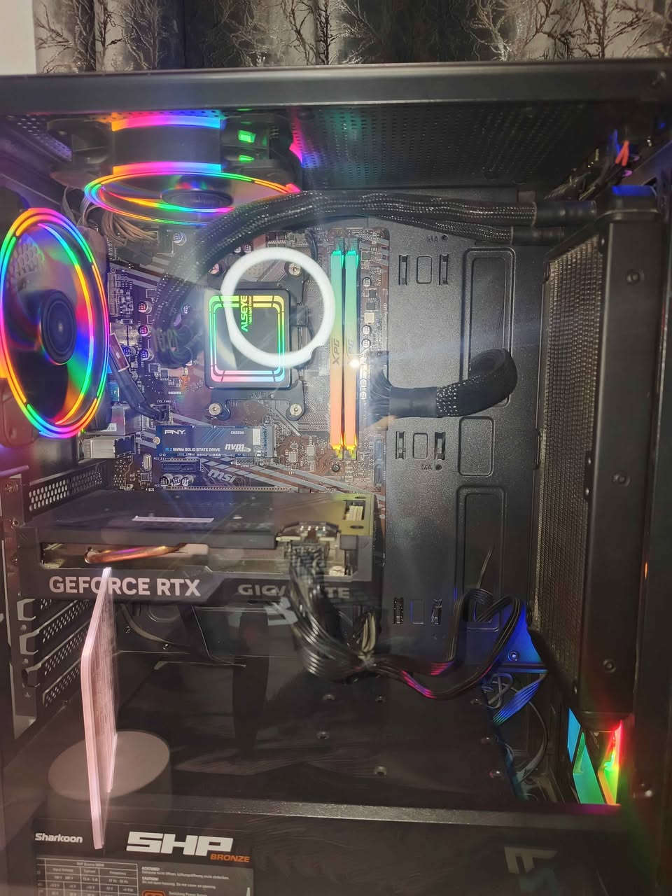 السلام عليكم:PC gaming للبيع

المواصفات: GPU : RTX 4060 8g GIGABYTEكارت شاشه
 CPUمعالج: AMD Ryzen 5 5500
Mymory رامات: DDR 4 8×2 3200
board مذربورد: MSI A520M-A PRO
Cooler مبرد مائي: ALSEYE COOLER
POWER: sharkoon SHP BRONZE 600W
مع:
ميز 120سم gaming 
شاشه: alhua 165hz RGP
ماوس باد گيمنك 40سم
وبيها مجال شويه
الشراي يجي خاص:***********

وشكرا🤍 بغداد, العراق
