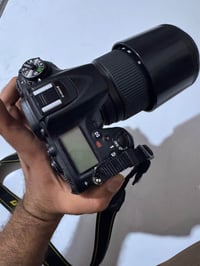 كامره • زووم ٧٠-٣٠٠ • بطارية إضافية