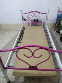سرير • أغراض للبيع • سعر خاص
