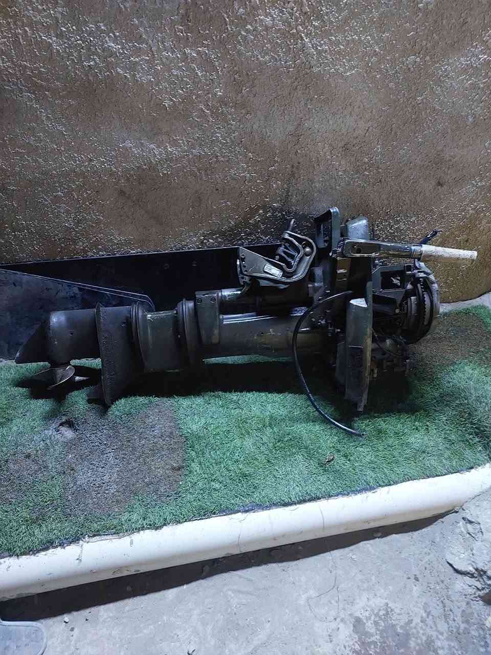 السلام عليكم للبيع زورق فايبر اكلاس كامل مع المكينه على الشغل مكاني بغداد حي اور للبيع والسعر مناسب ***********
