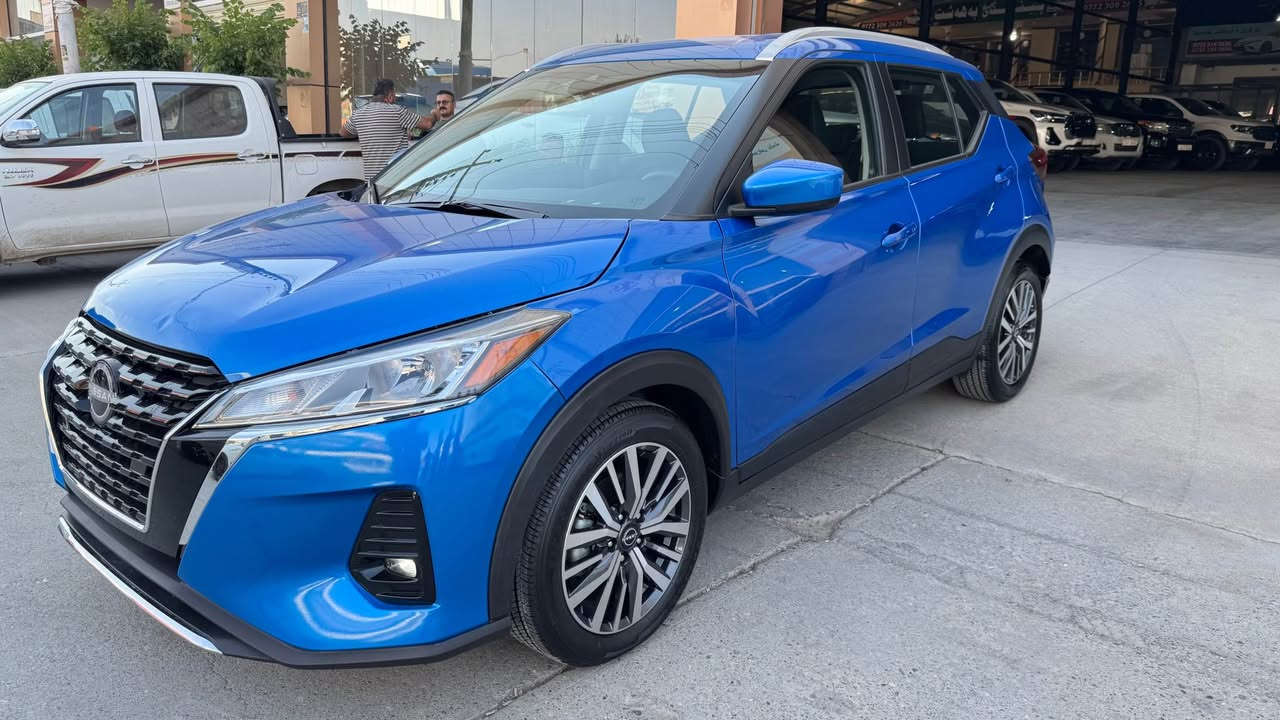 نیسان کیکس 2023
مواسەفات SV
بێ بۆیاخ
کوشن هیتەر 
شاشە و کامیرە 
CarPlay 
بەسمە 
شغال
ئۆتۆ ستۆپ
ڕادار
سوکان ڤۆلیۆم 
تحدید سرعة
 ٥ هەزار مایل رۆشتووە

سەیارەیەکی زۆر خاوێن و بێبێشەیە، کاتی نەشکاوە و هاوشێوەی سفره‌، بە شەرت و فەحسی گشتی دەفرۆشرێت
گێڕ و مەکینە بەشەرت
ئێرباگ و کارەبایی بەشەرت  
نرخی فرۆشتنی ١١٥ $ گەڵایە

📍 شوێن: چوارقورنە - کۆمەڵگای پێشانگاکان

بۆ پەیوەندی 
***********
***********

نیسان کیکس 
الموديل: 2023
 الفئة: SV
 الصبغ: مكفولة من الصبغ (بدون صبغ)
 المسافة المقطوعة: ماشية 5 آلاف ميل بس.
 الكراسي: تدفئة كراسي (كشن هيتر).
 التشغيل: بصمة تشغيل + تشغيل عن بعد (شغال).
 النظام الذكي (Auto-Stop).
 شاشة كبيرة وكاميرا دوارة + نظام Apple CarPlay.
 رادارات جانبي وأمامي.
تحكم ستيرن (جهتين) + مثبت سرعة (تحديد سرعة).
 
💯 الشروط والضمانات:
 محرك وگير بشرط الفحص.
 الإيرباکات والكهربائيات كلها بشرط وسليمة 100%.
 السيارة نموذج بالنظافة وعلى شرط الرقم.
 💵 السعر المطلوب: 115 ورقة (11,500 دولار).
 📍 المكان: چوارقورنة - مجمع المعارض.
📞 للاستفسار والتواصل:
 ***********
 *********** رانية, السليمانية
