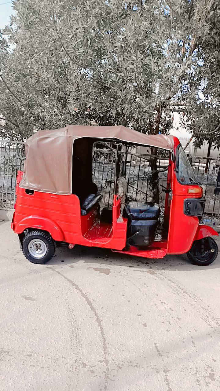 سلام عليكم تكتك للبيع موديل 2017 مرقم كامل سنوية بسمي تحويل ثاني يوم السعر اتصل وتدلل مكاني بغداد جكوك شارع الحسينية قرب لبوابة رقم الهاتف ***********
